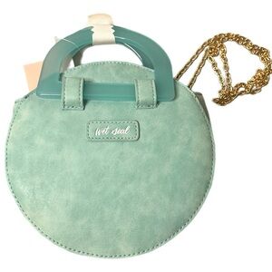 New Wet Seal turquoise purse with gold chain, perfect for summer!